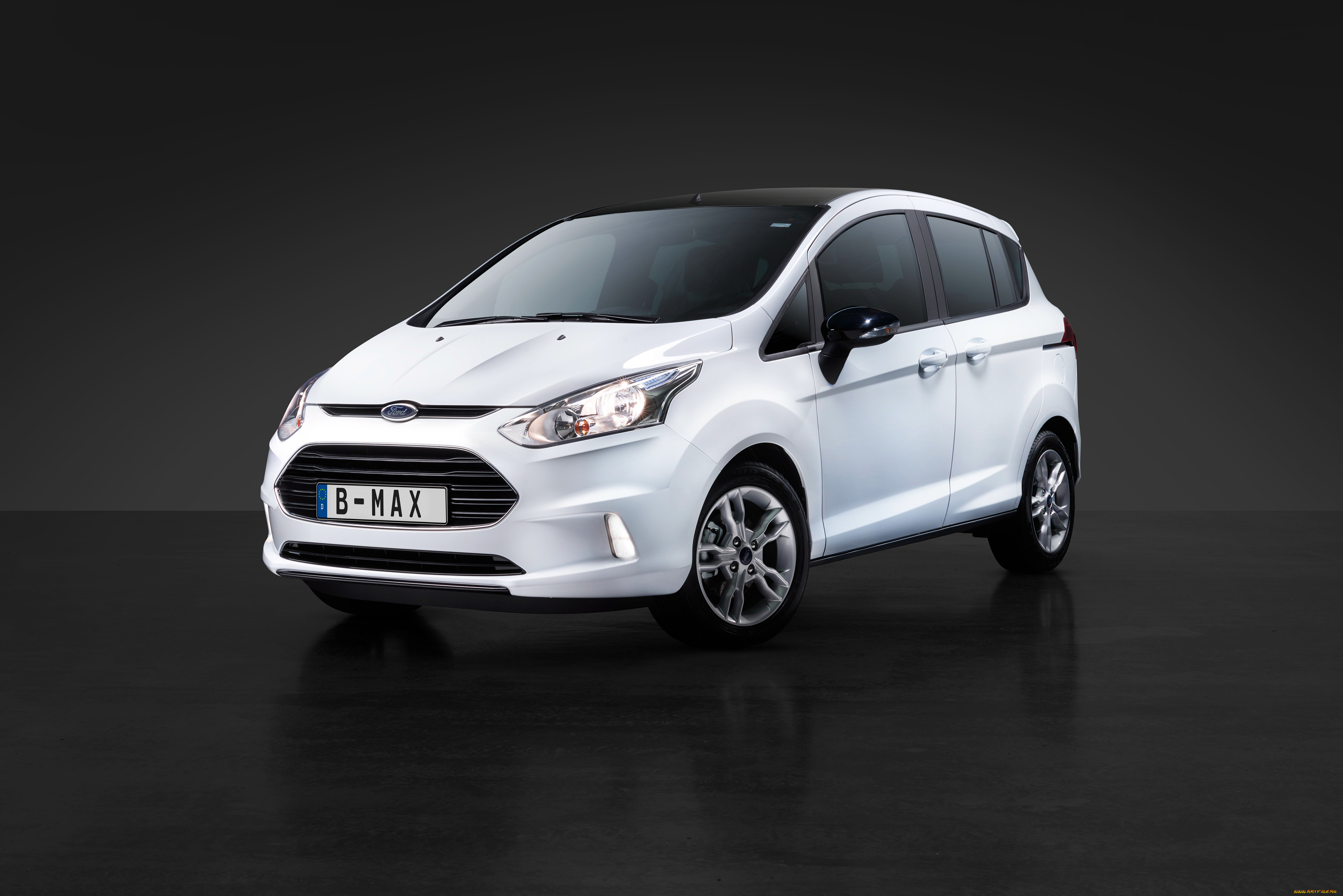 Max b. Ford b Max. Ford b Max 2016. Focus b Max. Форд би Макс фото.